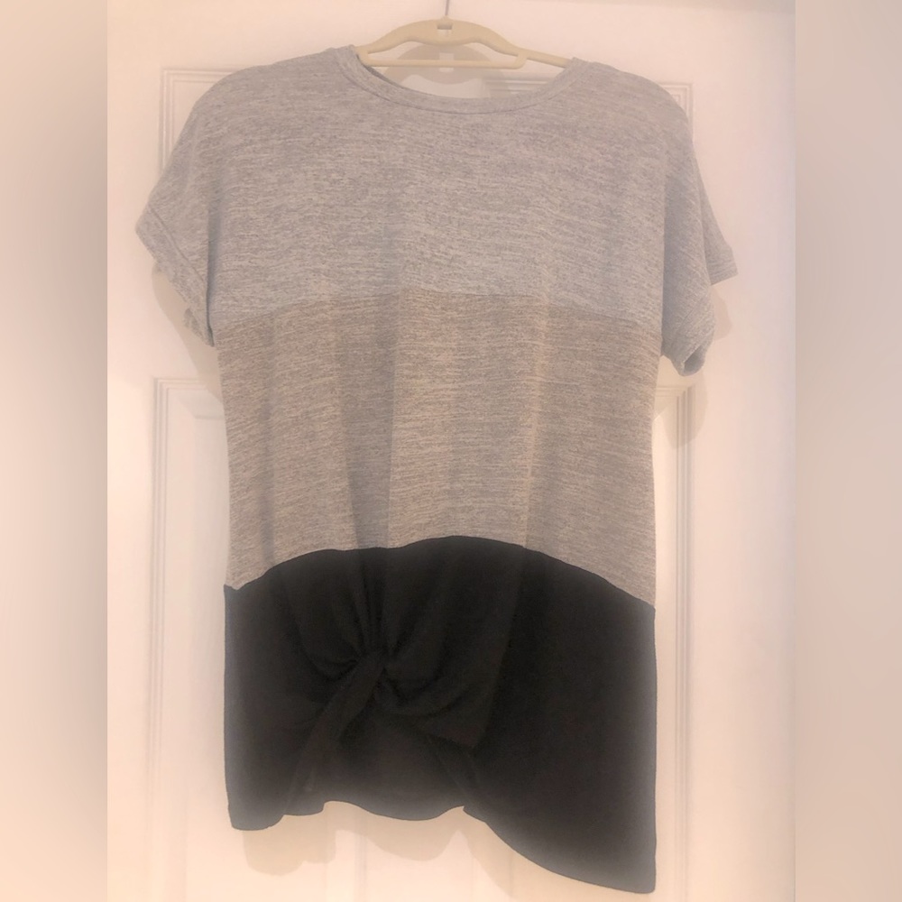 Ladies short sleeve tri-color top